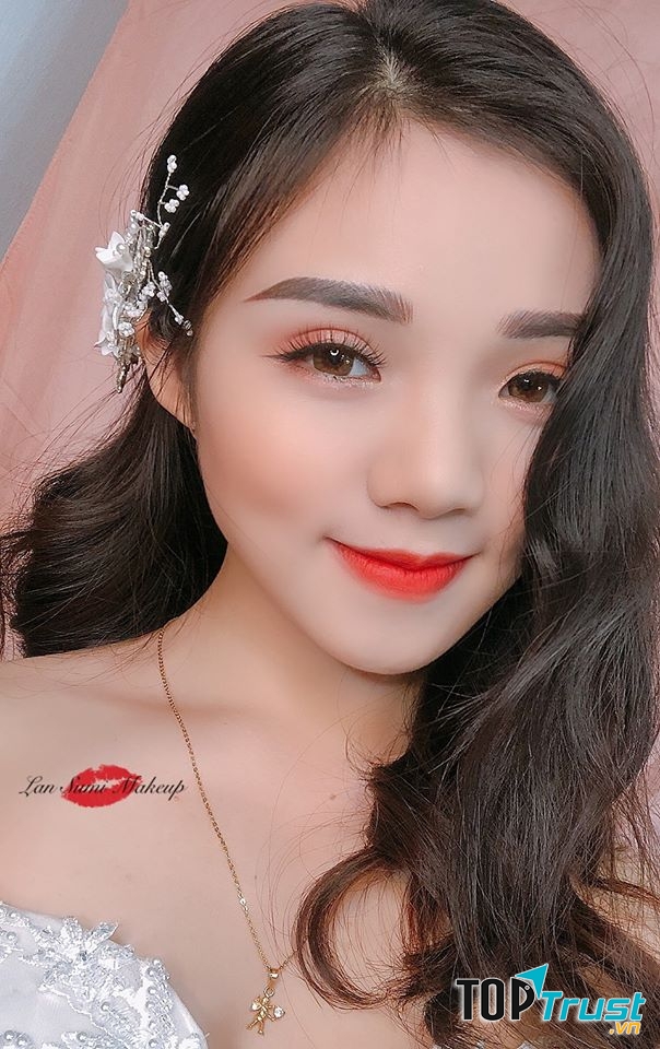 Lan Sumi Make Up