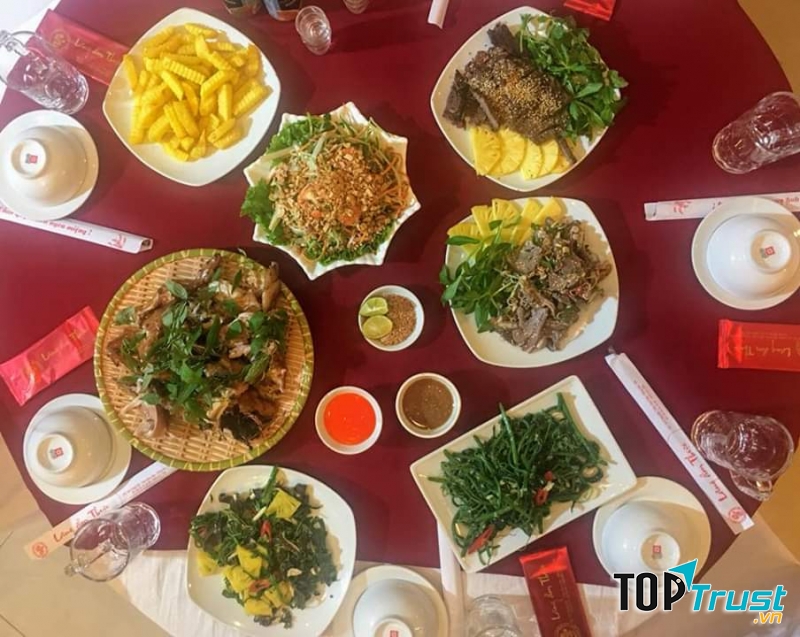 Nhà hàng Làng ẩm thực - Mường Lát