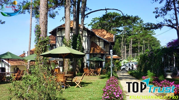 Làng biệt thự cổ