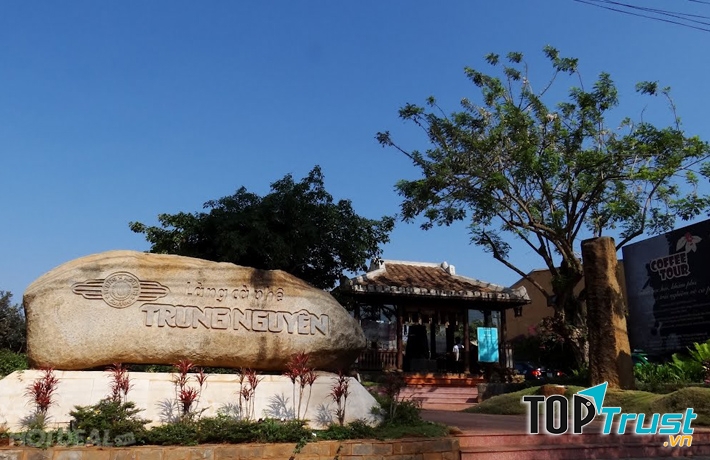 Làng cà phê Trung Nguyên