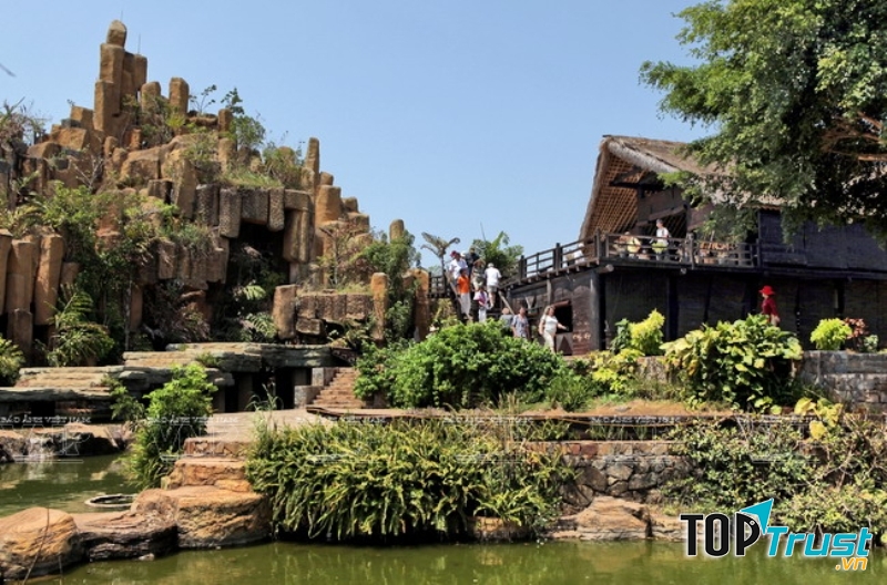 Một góc làng cafe Trung Nguyên