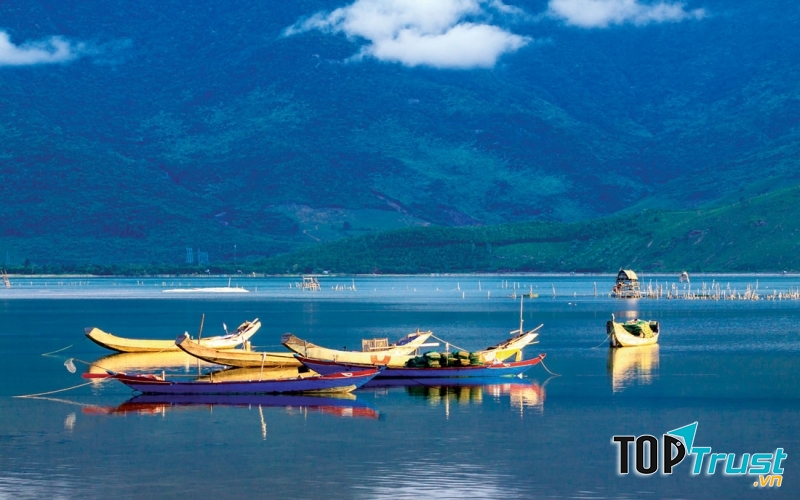 Vẻ đẹp mê đắm lòng người của làng chài