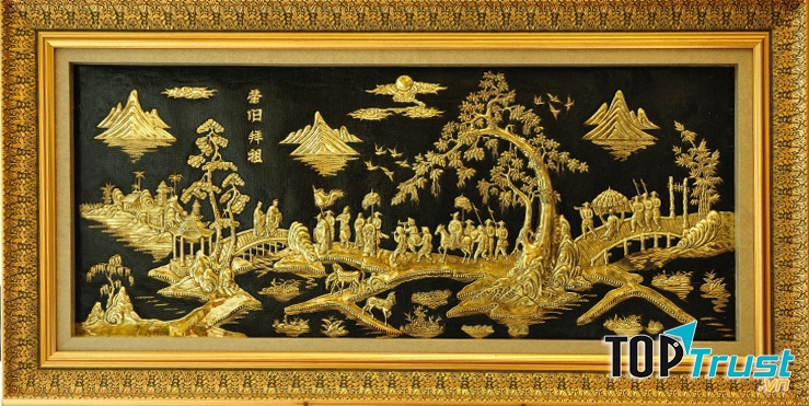 Hiện nghề chạm khắc kim loại quý tại làng ngày càng phát triển và được nhiều người biết đến.