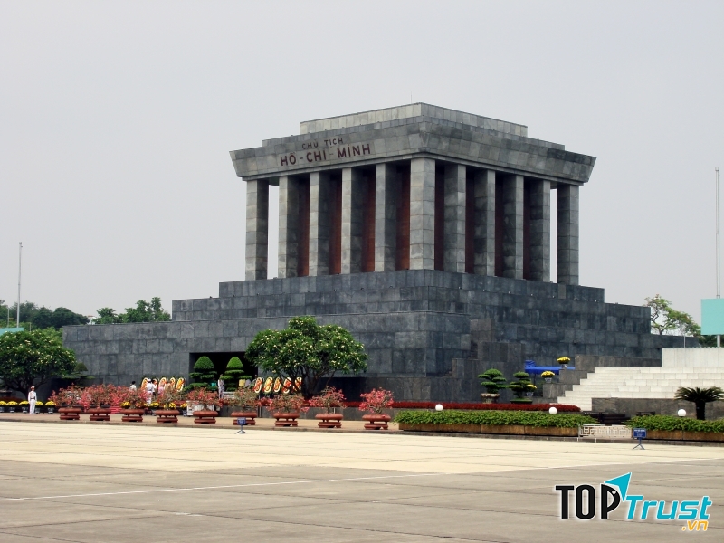 Lăng Chủ tịch Hồ Chí Minh