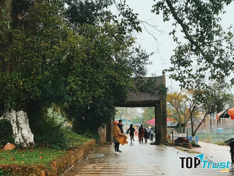 Làng cổ Đường Lâm