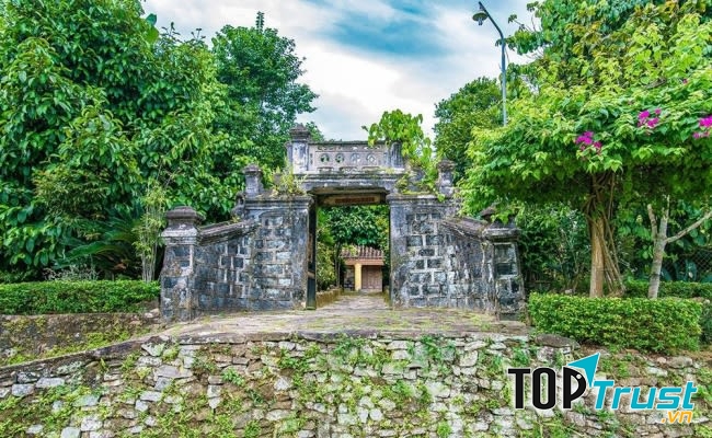 Làng Cổ Lộc Yên