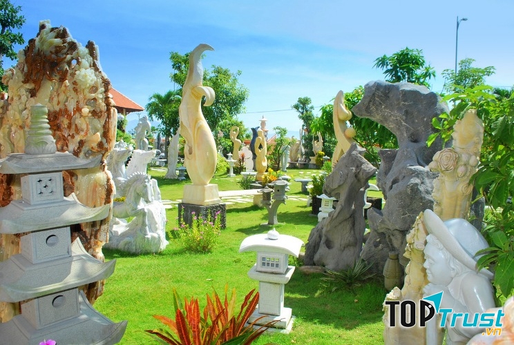 Các tác phẩm nghệ thuật được chế tác từ đá