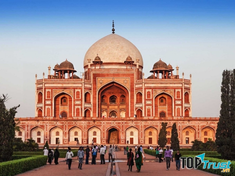 Luôn nằm trong top đầu danh hiệu mười ngôi mộ đẹp nhất hành tinh hiện nay.