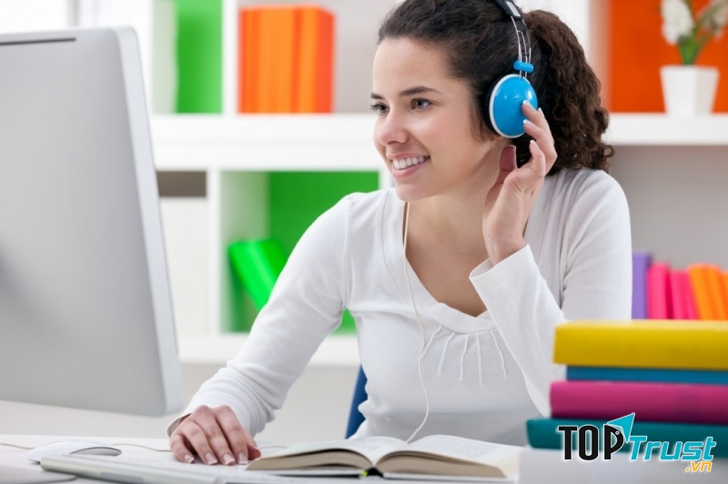 Thường xuyên luyện nghe tiếng Anh