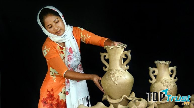 Làng nghề cổ truyền gốm Bàu Trúc