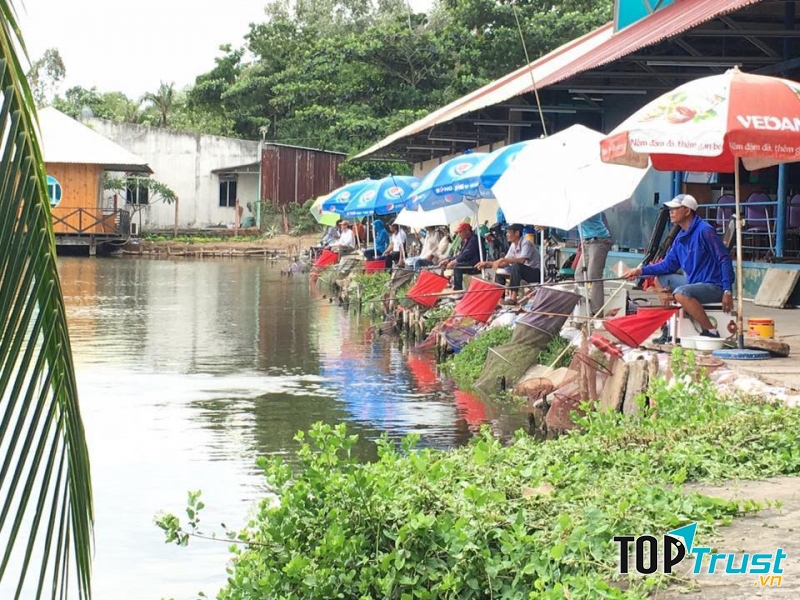 Làng nướng và câu cá giải trí Thành Long