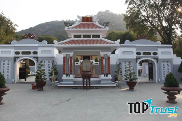 Lăng Thoại Ngọc Hầu