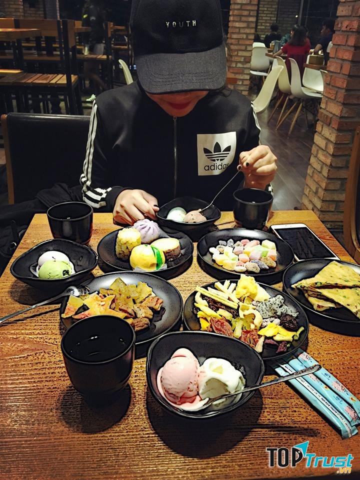 Kem ở L’angfarm Buffet có tới gần 20 vị, ngọt xuất sắc