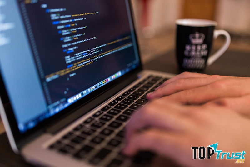 Lập trình viên phần mềm – Trung bình: trên 10 triệu/tháng