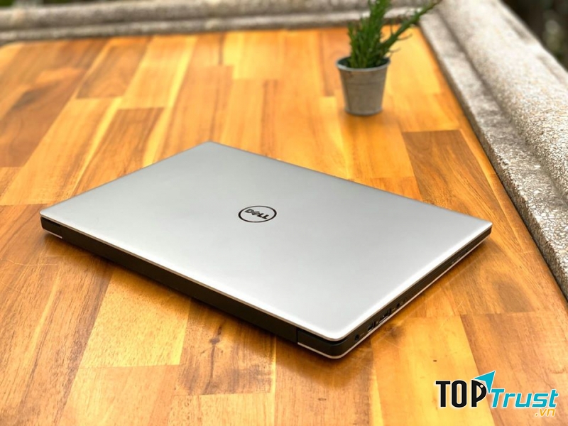 Laptop Triệu Gia