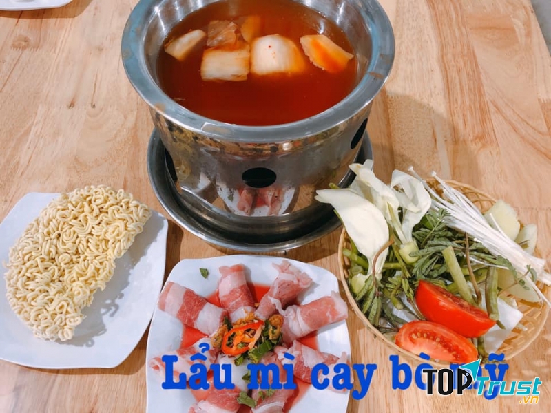 Lẩu mì cay bò Mỹ
