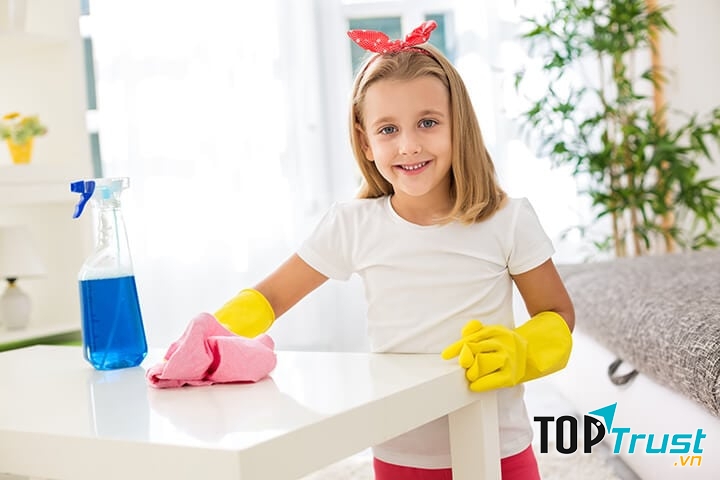 Lau bàn và lau sàn
