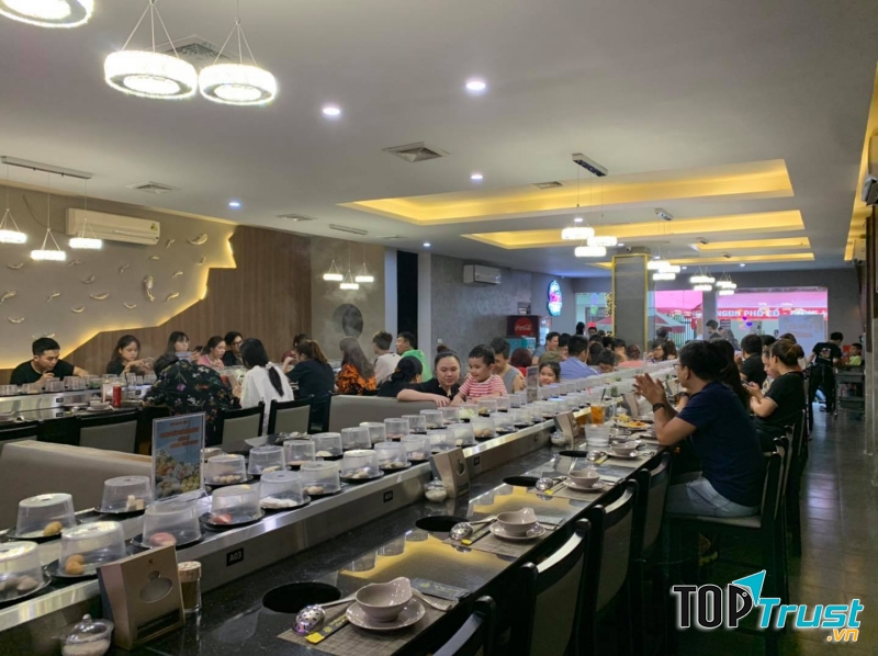 Lẩu băng chuyền Love Hotpot