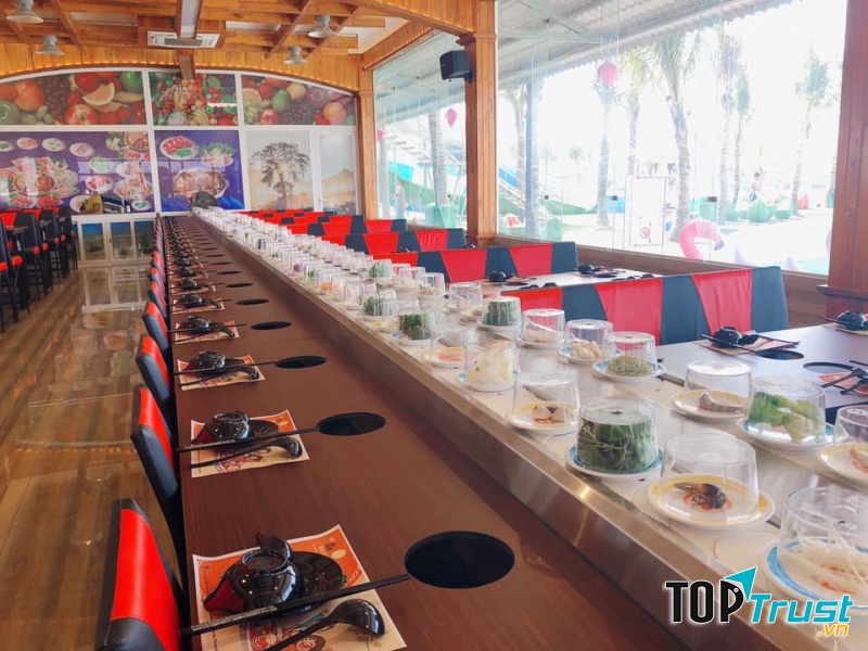 Không gian nhà hàng