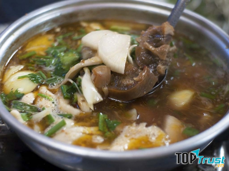 Lẩu bò đùm Hưng Lợi