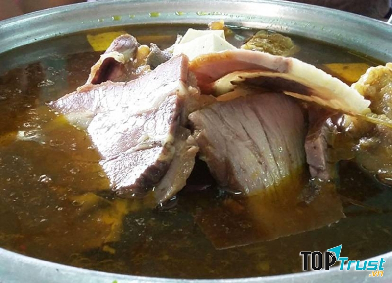 Lẩu bò tại quán