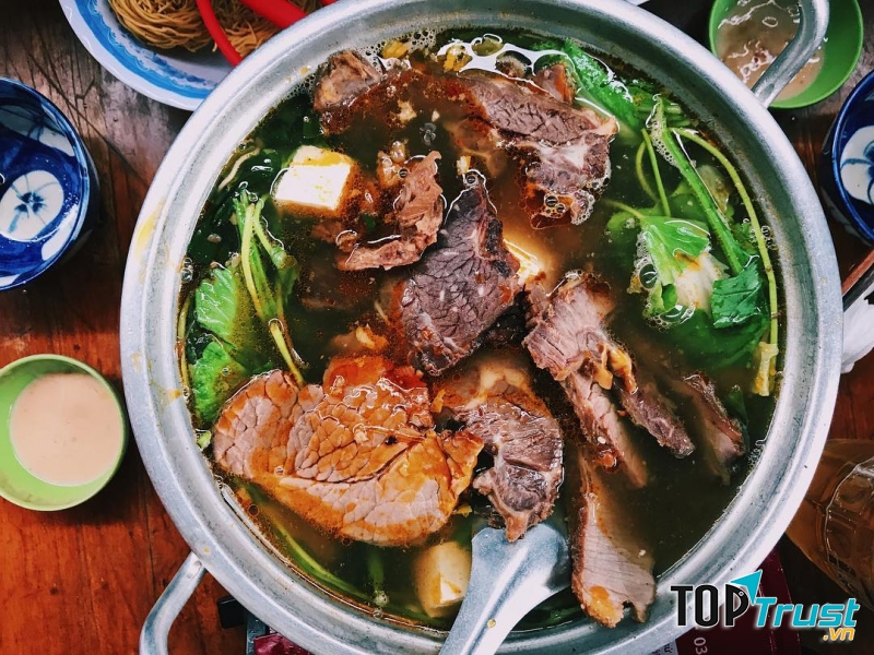 Lẩu bò nàng Hương