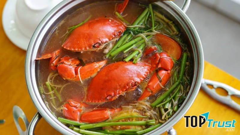 Món lẩu hấp dẫn tại nhà hàng