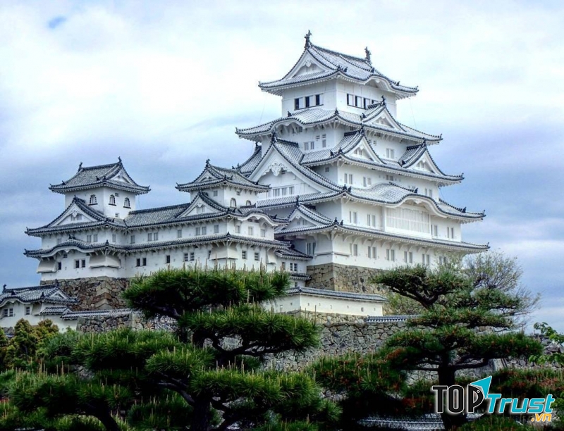 Lâu đài Himeji