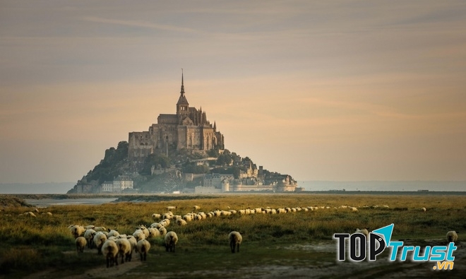 Vẻ huyền bí của lâu đài Mont Saint-Michel