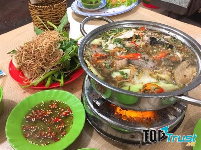 Lẩu đầu cá thơm ngon hấp dẫn