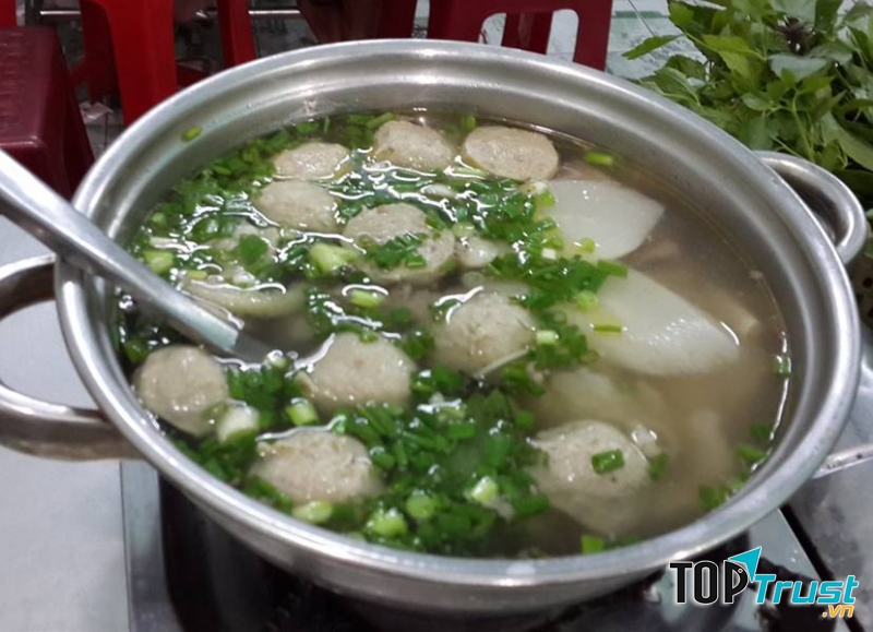 Lẩu bò Xuân Mai
