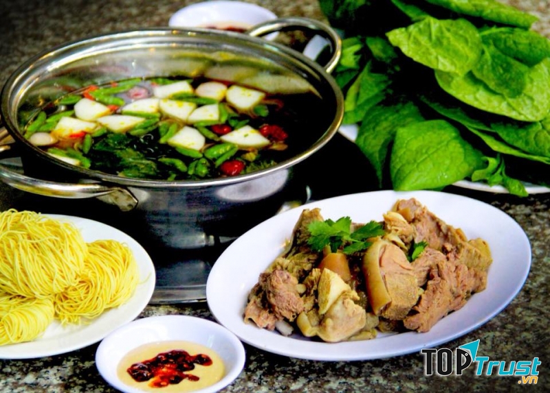 Món ăn ngon hấp dẫn tại nhà hàng