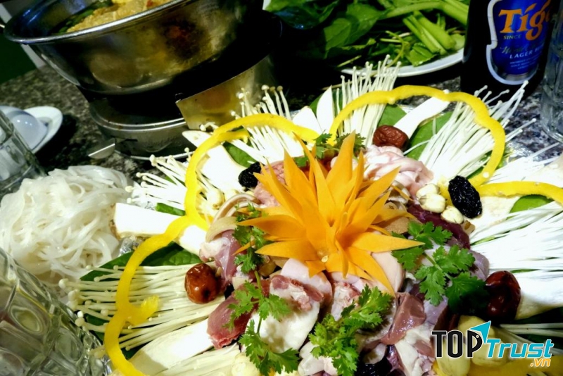 Đồ ăn ngon tại Lẩu Bee Phạm