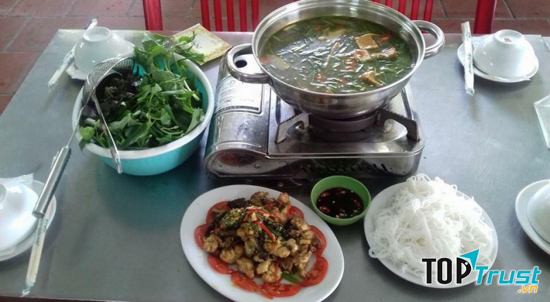 Món lẩu ếch hấp dẫn tại quán