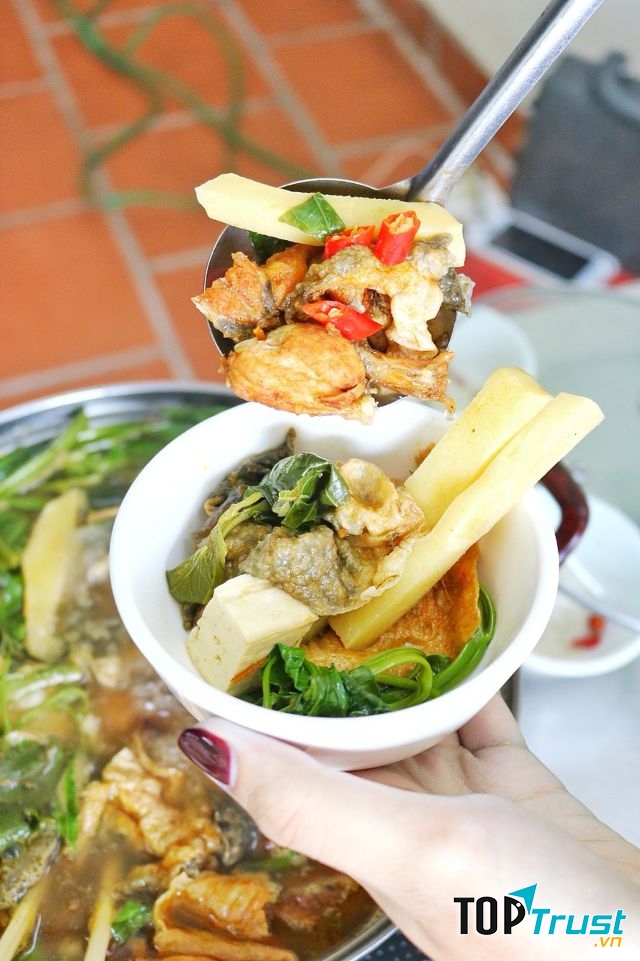 Lẩu ếch Lee Tống