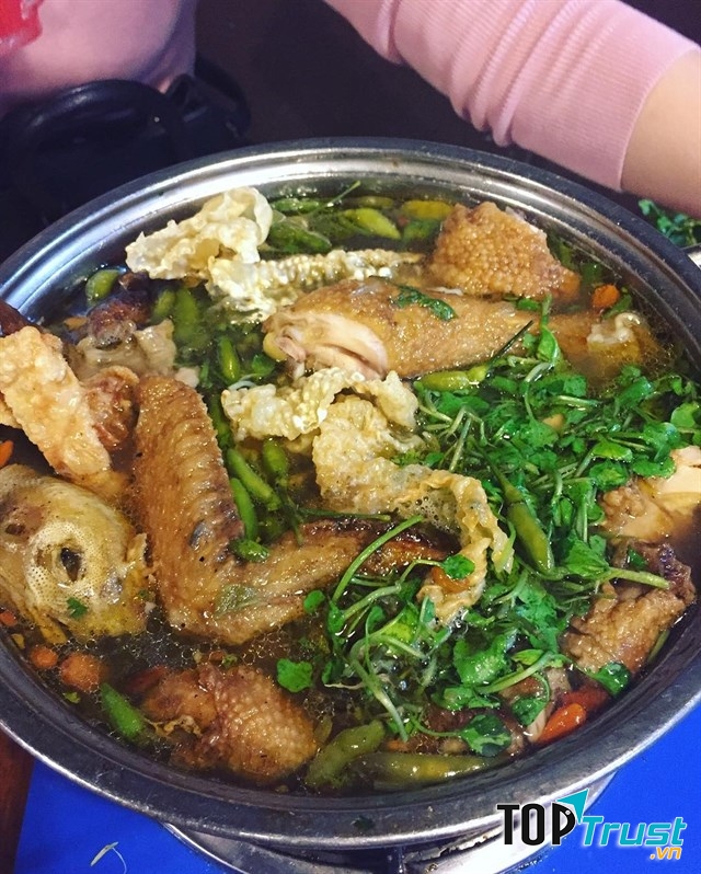 Quán lẩu gà Lá É - Thắng Béo,