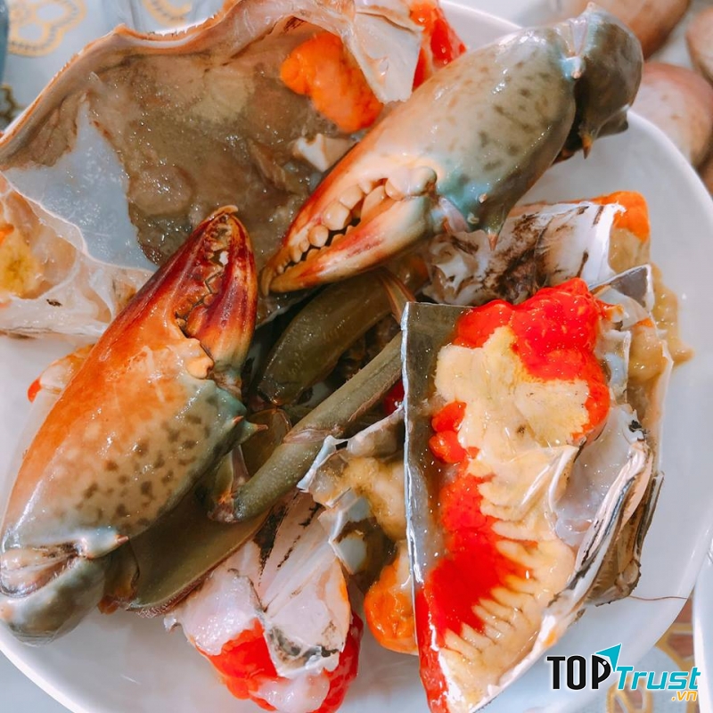 Con cua đỏ au, tươi ngon mà vị thịt cua thì rất đậm đà