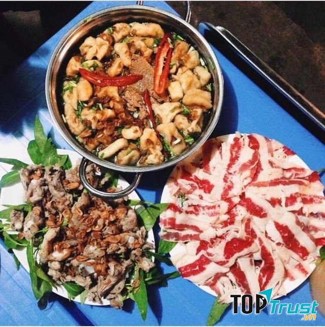 Lẩu Hít là quán lẩu ngon nổi tiếng khắp Hà Nội