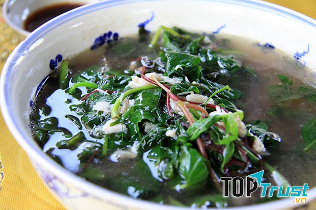 Lẩu lá rừng Đắk Nông - Quán ăn Hoàng Ngân