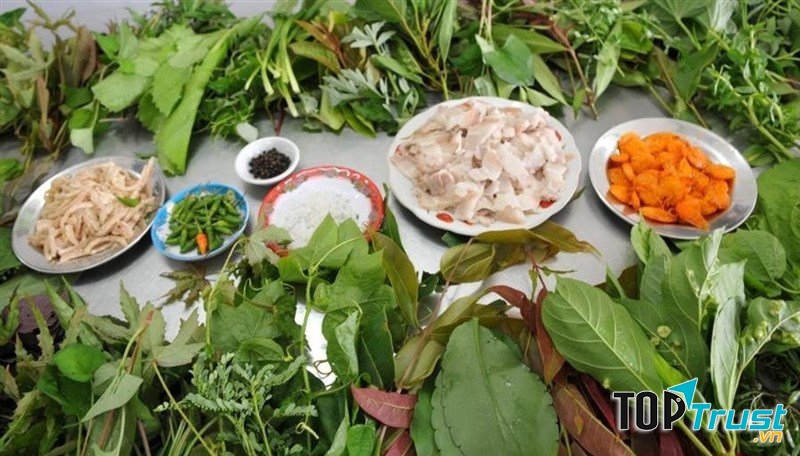 Lẩu lá rừng Tây Nguyên