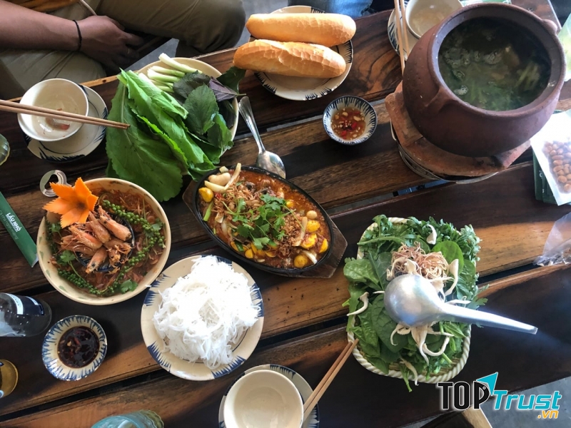 Combo lẩu tại quán