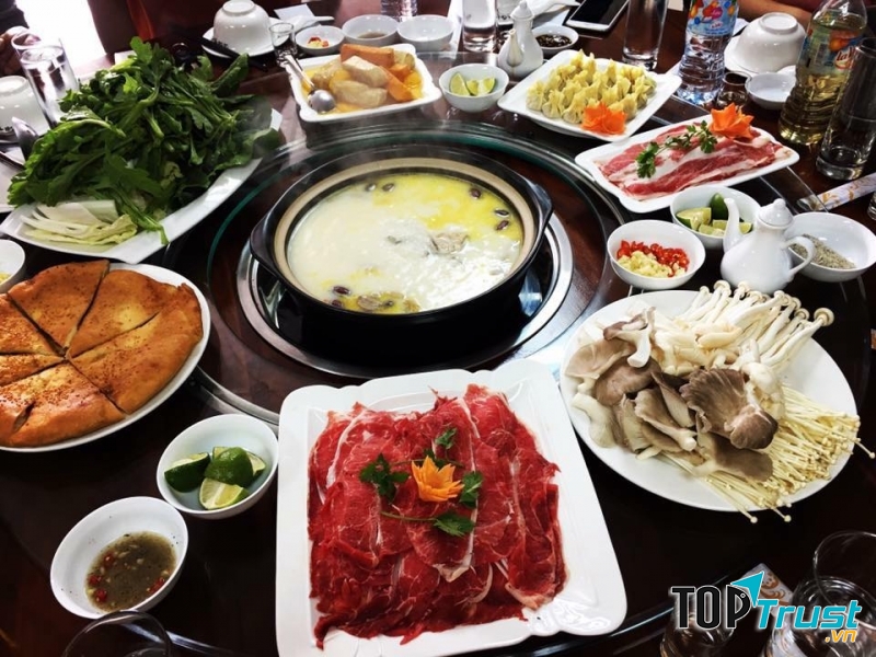 Lẩu Sữa Hấm Ky là quán lẩu theo phong cách ẩm thực Trung Hoa