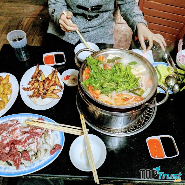 Set lẩu tại quán