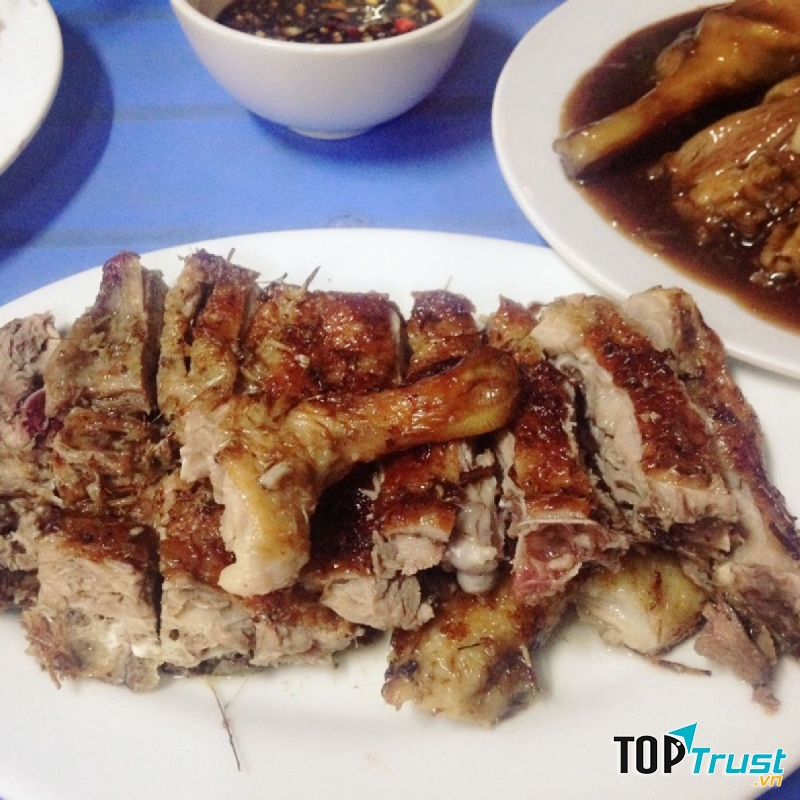 Lẩu vịt Tân Tiến