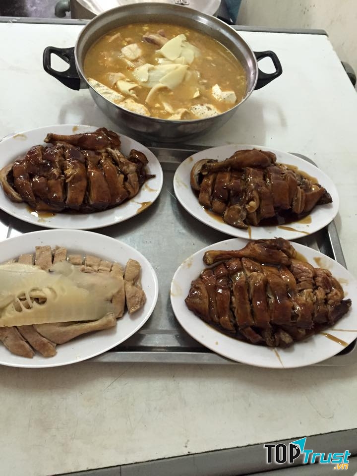 Những tiêu chuẩn của một con vịt nướng hoàn hảo được đáp ứng đến khoảng 70% tại địa chỉ Lẩu vịt Tân Tiến đấy.