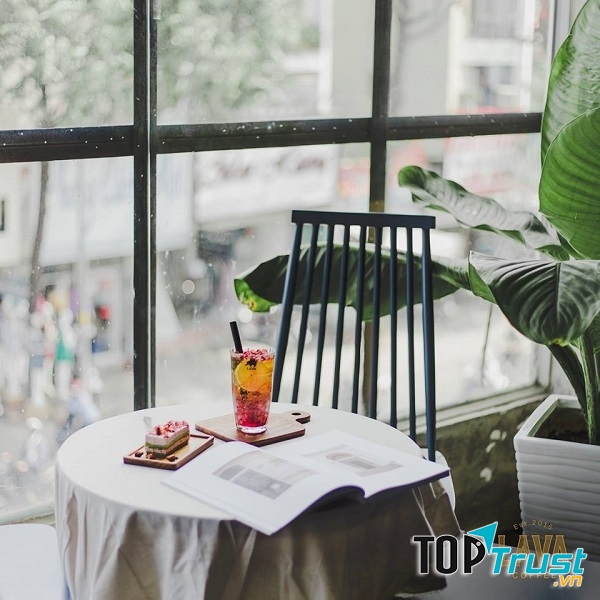 Không gian lý tưởng lại Lava Coffee