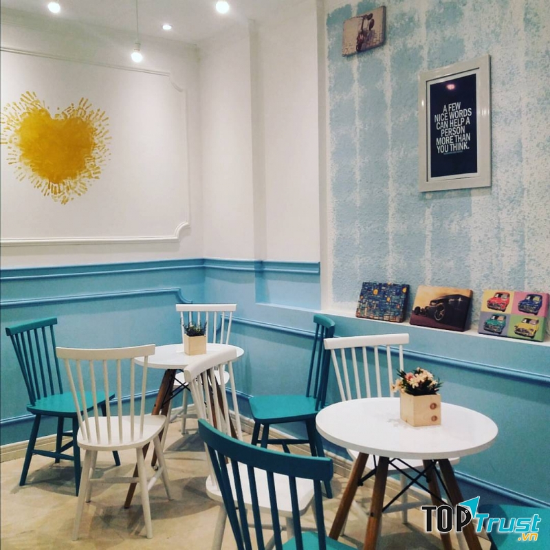 Tong màu xanh dương cực đẹp, lãnh mạng thơ ngây