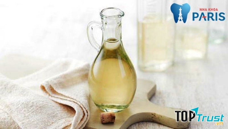 Giấm gạo giúp loại bỏ làm trắng và loại bỏ cao răng