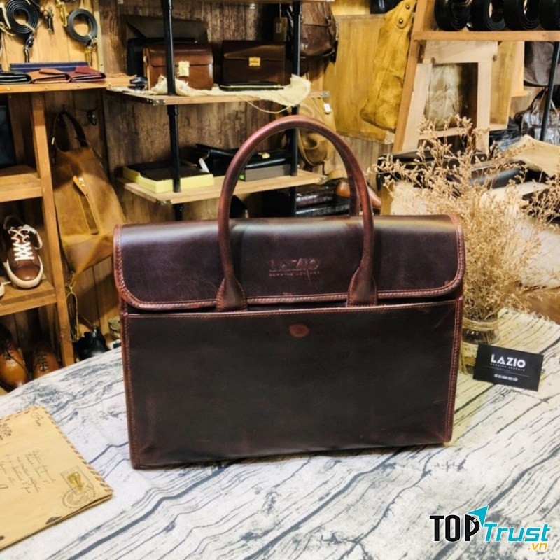 Những chiếc cặp da nam, túi xách da thật tại Lazio Leather được gia công tỉ mỉ từ nguyên liệu da thật 100%