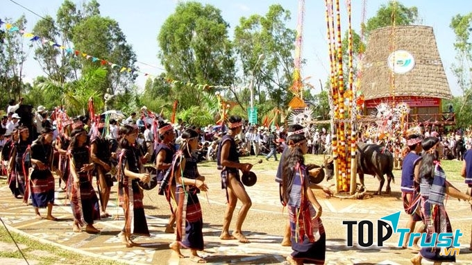 Lễ ăn cơm mới của người Xá Phó